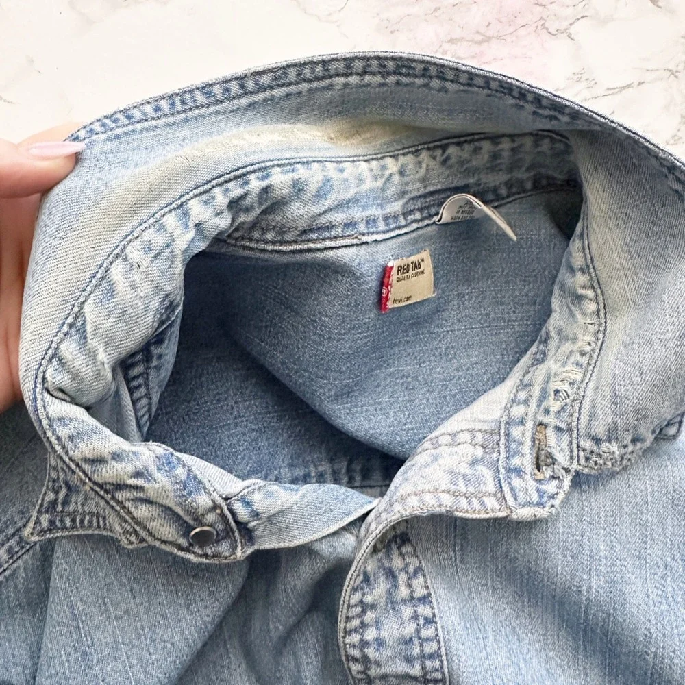 90s Levi's Red Tab Long Sleeve Light Wash Blue Denim Button Up Shirt Men's XL
